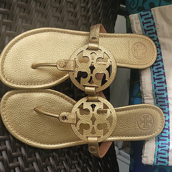 🥰Gold Tory Burch Miller sandals🥰 - Picture 4 of 13